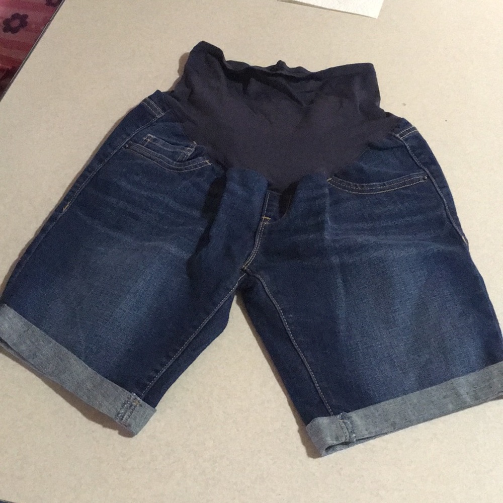 Old Navy Maternity Shorts